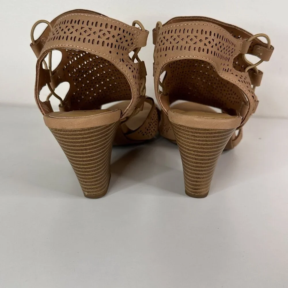 Y-Not Womens Ruuka Nubuck Block Heel Cutout Sandals Size 8.5M Tan